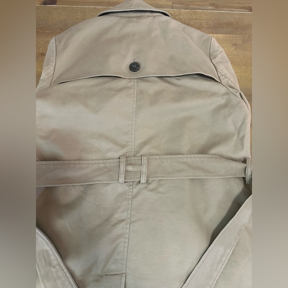 Tommy Hilfiger Women’s Tan Trench Coat Size Medium - Picture 10 of 13